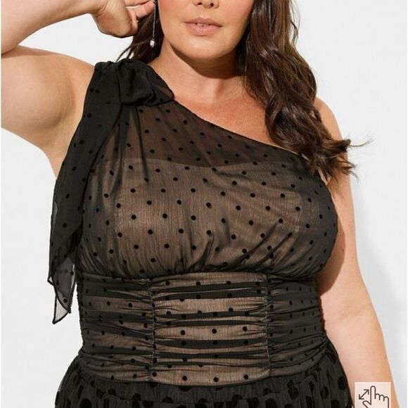 NEW Torrid chiffon Flocked dot one shoulder crop top size 3X - Picture 1 of 12